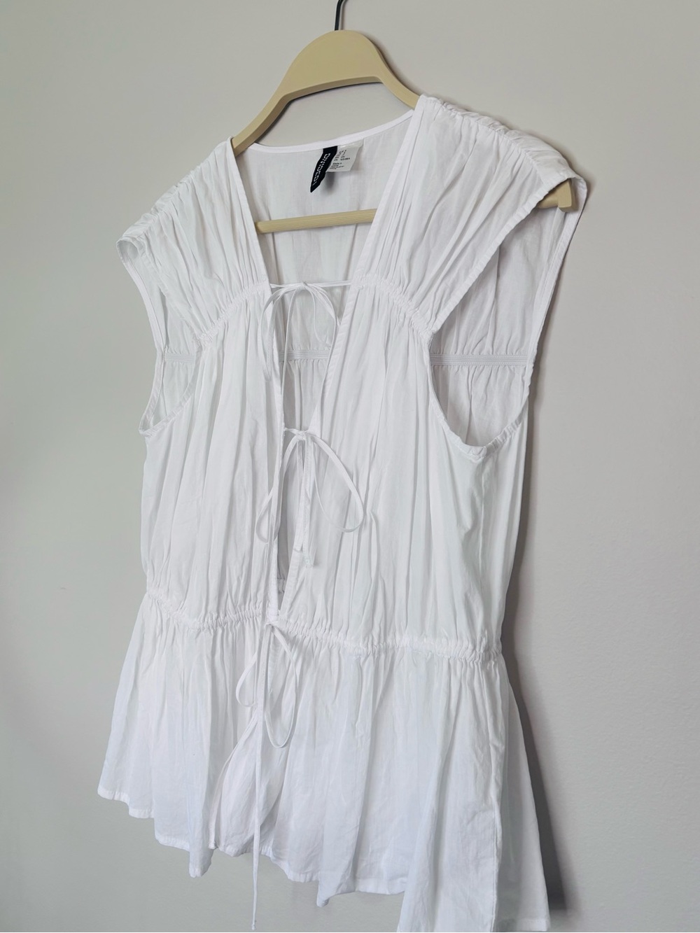 H&M Divided White Tie-Front Cap Sleeve Top - Picture 3 of 4